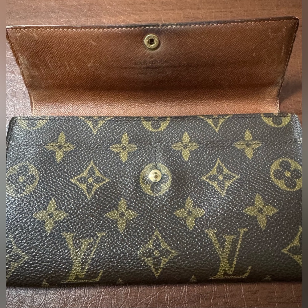 Louis Vuitton Monogram Wallet - Picture 2 of 7